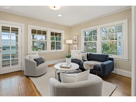 3962 SE Oak Street Portland OR 97214