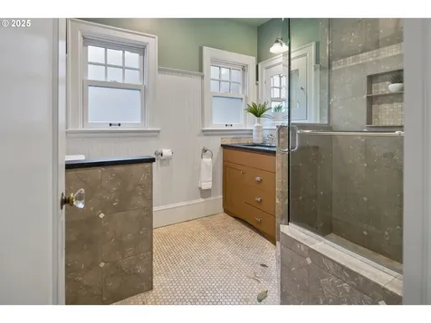 3962 SE Oak Street Portland OR 97214