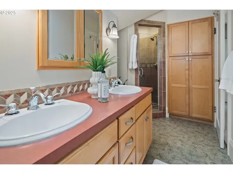 3962 SE Oak Street Portland OR 97214