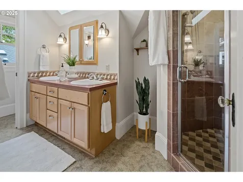 3962 SE Oak Street Portland OR 97214