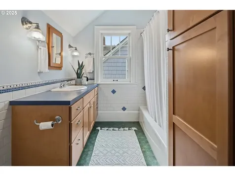3962 SE Oak Street Portland OR 97214