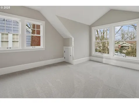 3962 SE Oak Street Portland OR 97214