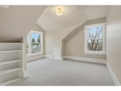 3962 SE Oak Street Portland OR 97214