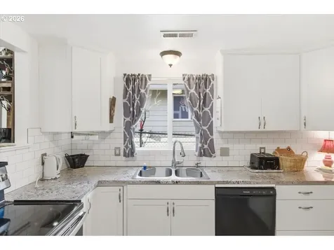 2295 Cedar Street Sweet Home OR 97386