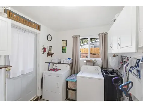 2295 Cedar Street Sweet Home OR 97386