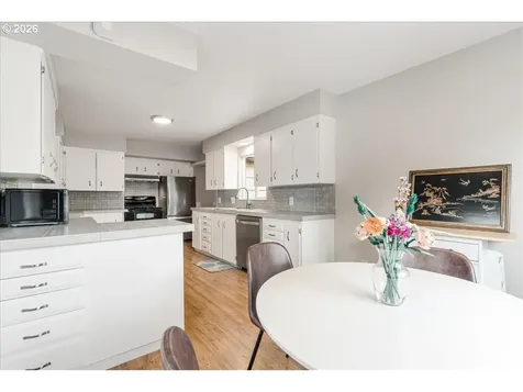 209 SE 90th Avenue Portland OR 97216
