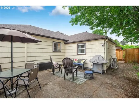 209 SE 90th Avenue Portland OR 97216