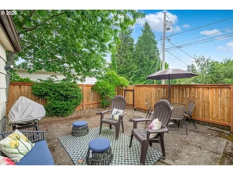 209 SE 90th Avenue Portland OR 97216