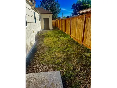 209 SE 90th Avenue Portland OR 97216