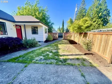 209 SE 90th Avenue Portland OR 97216
