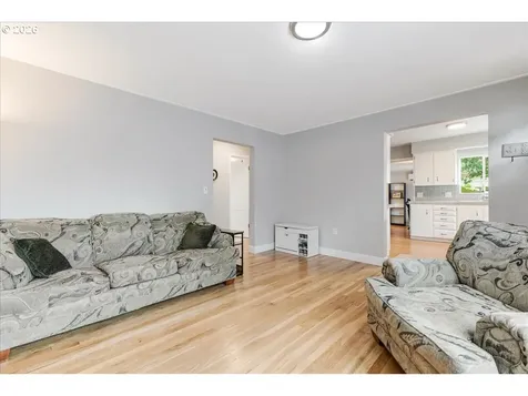 209 SE 90th Avenue Portland OR 97216