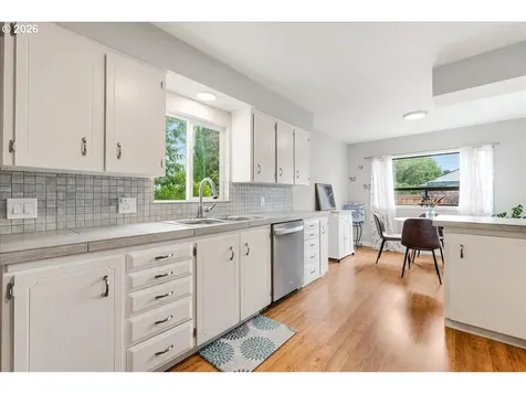 209 SE 90th Avenue Portland OR 97216