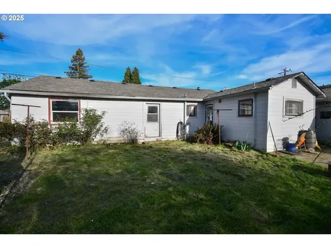 458 W Fair Street Roseburg OR 97471