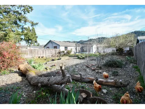 458 W Fair Street Roseburg OR 97471