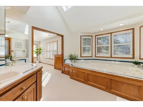 14309 Edenberry Drive Lake Oswego OR 97035