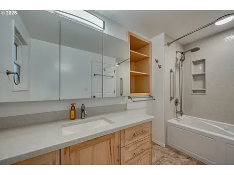4612 NE 117th Street Vancouver WA 98686