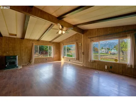 402 S East Street Joseph OR 97846