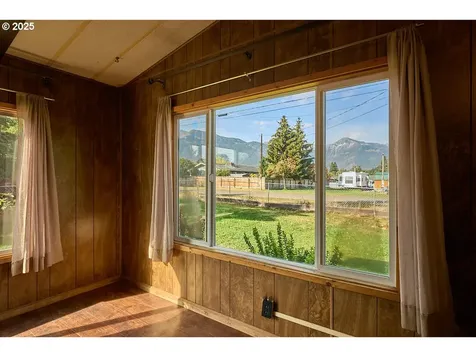 402 S East Street Joseph OR 97846