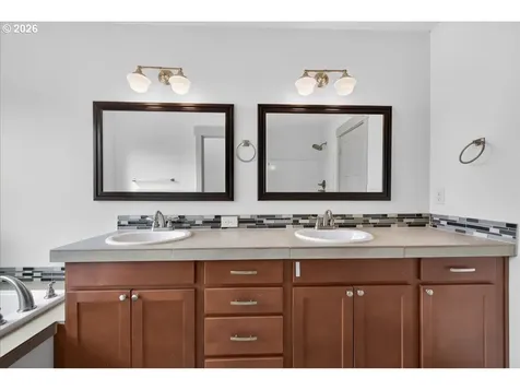561 N Declaration Drive Carlton OR 97111