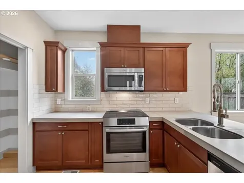 561 N Declaration Drive Carlton OR 97111