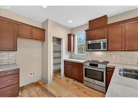 561 N Declaration Drive Carlton OR 97111