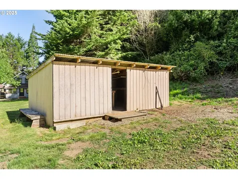 77561 Highway 101 Gardiner OR 97441