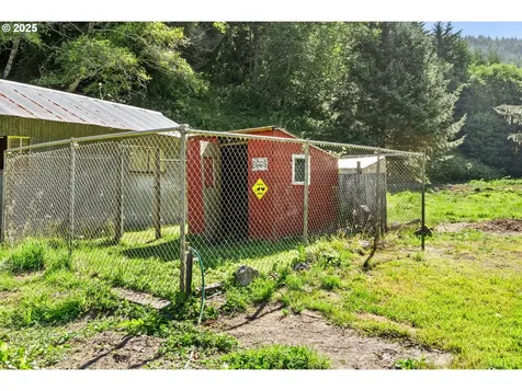 77561 Highway 101 Gardiner OR 97441