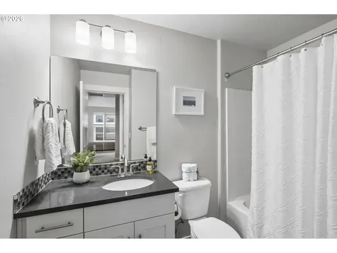 13338 SW Roseberry Lane Portland OR 97224