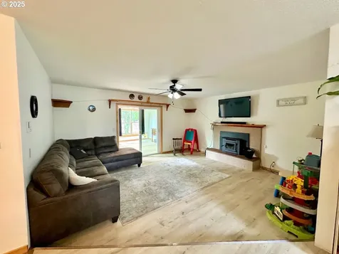 38434 Mckenzie Highway Springfield OR 97478