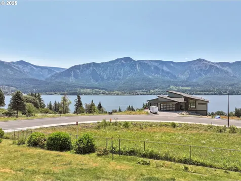 178 NE Tari Lane Stevenson WA 98648