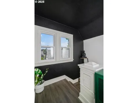 1515 19th Street NE Salem OR 97301