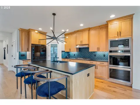 12518 NE 102nd Way Vancouver WA 98682