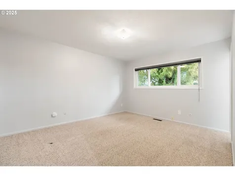 866 SE 136th Avenue Portland OR 97233