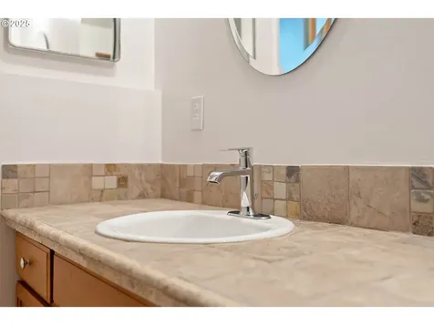 866 SE 136th Avenue Portland OR 97233