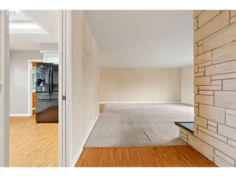 866 SE 136th Avenue Portland OR 97233