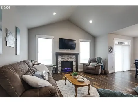 1668 NE Clayton Drive Estacada OR 97023