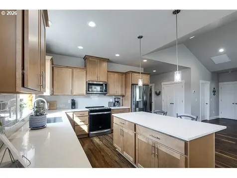 1668 NE Clayton Drive Estacada OR 97023