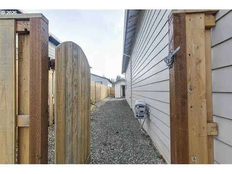 1668 NE Clayton Drive Estacada OR 97023