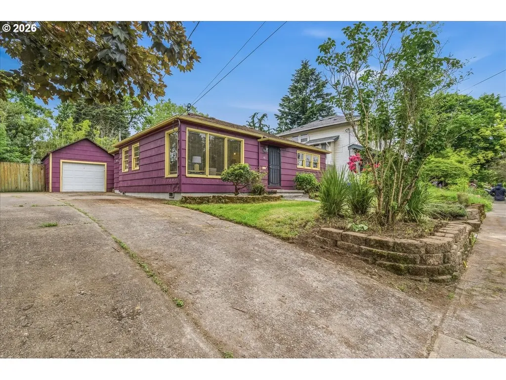 46 NE Buffalo Street Portland OR 97211