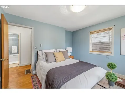 46 NE Buffalo Street Portland OR 97211