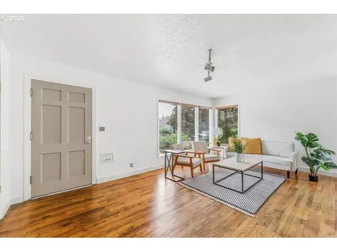 46 NE Buffalo Street Portland OR 97211