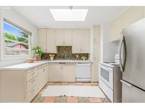 46 NE Buffalo Street Portland OR 97211