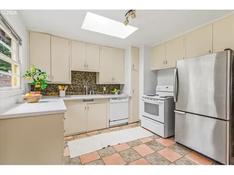 46 NE Buffalo Street Portland OR 97211