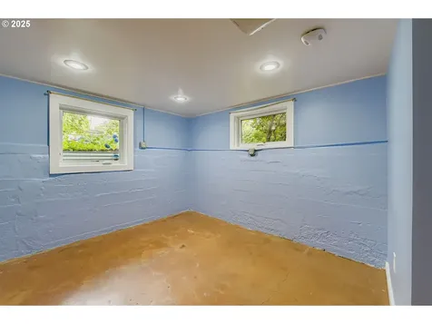 3833 SE Raymond Street Portland OR 97202