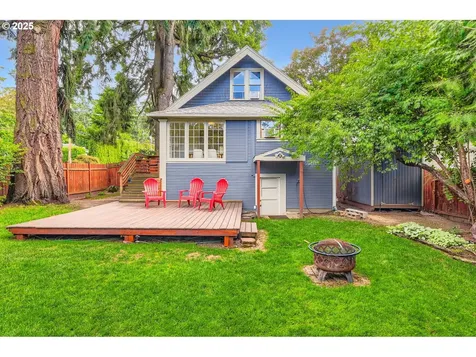 3833 SE Raymond Street Portland OR 97202