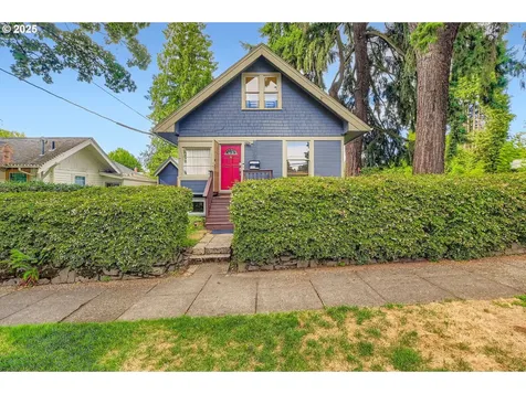 3833 SE Raymond Street Portland OR 97202