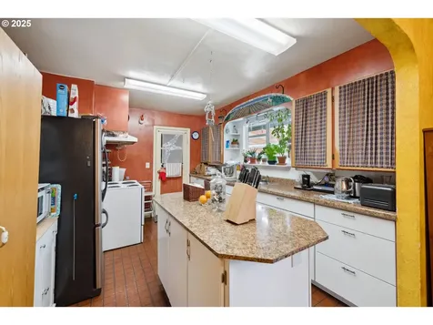 3475 Liberty Street North Bend OR 97459
