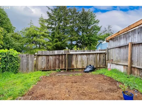 3475 Liberty Street North Bend OR 97459