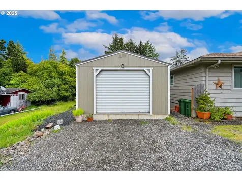 3475 Liberty Street North Bend OR 97459
