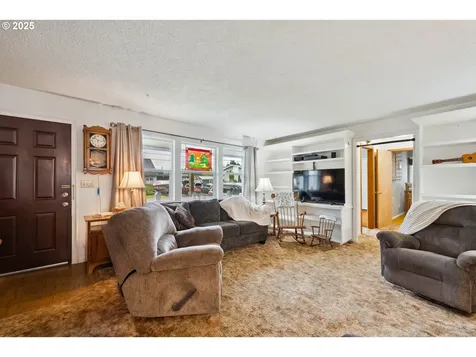 3475 Liberty Street North Bend OR 97459